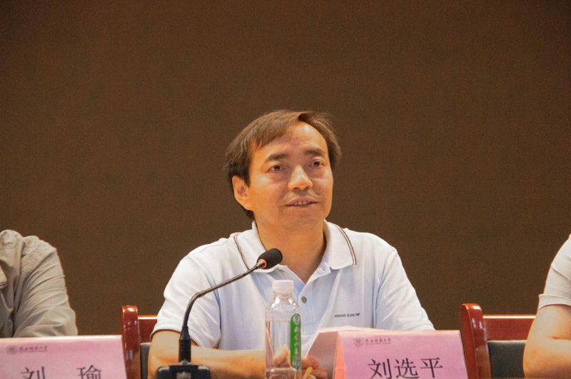 后勤服务集团召开首轮全员聘任工作动员大会3_副本.png 后勤服务集团召开首轮全员聘任工作动员大会3_副本.png